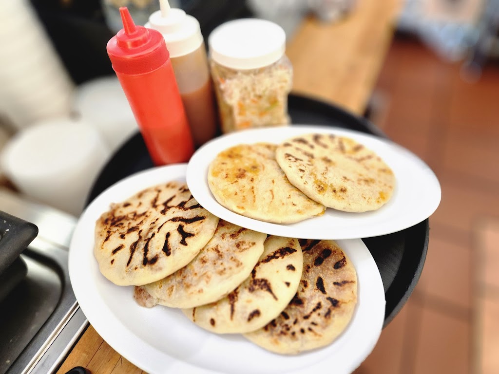 Pupuseria Salvadoreña 90745