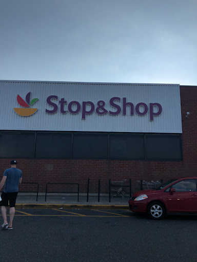 Grocery Store «Stop & Shop», reviews and photos, 156-01 Cross Bay Blvd, Queens, NY 11414, USA