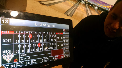 Bowling Alley «Showplace Entertainment Center», reviews and photos, 141 E Service Rd, Staten Island, NY 10314, USA