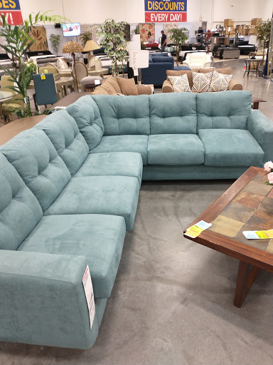 Outlet Store «Rooms To Go Outlet Furniture Store - Pearl River», reviews and photos, 63295 Old Military Rd, Pearl River, LA 70452, USA