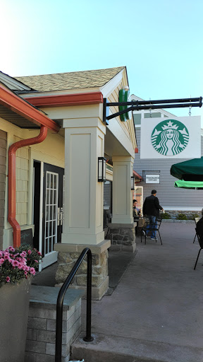 Coffee Shop «Starbucks», reviews and photos, 400 Evergreen Ct, Central Valley, NY 10917, USA