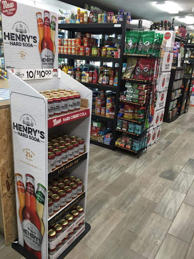 Liquor Store «East Paris Discount Liquor», reviews and photos, 2871 E Paris Ave SE, Grand Rapids, MI 49512, USA