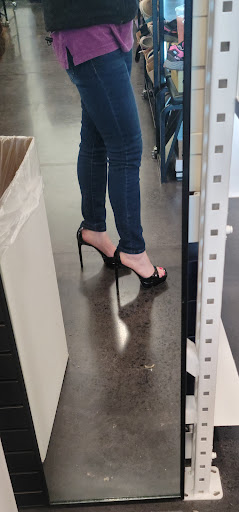 Shoe Store «DSW Designer Shoe Warehouse», reviews and photos, 2100 Park Manor Blvd, Pittsburgh, PA 15205, USA