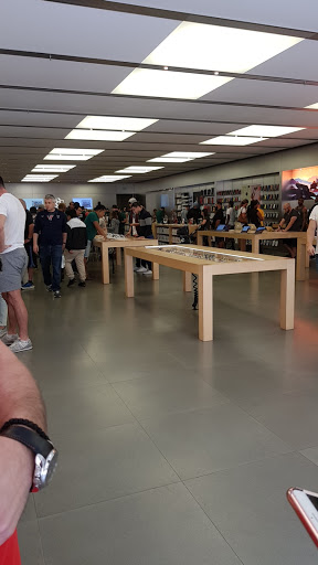 Computer Store «Apple Fashion Valley», reviews and photos, 7007 Friars Rd, San Diego, CA 92108, USA