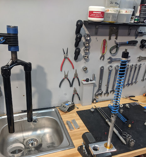 Jucki Sport - serwis rowerów i nart u Igora