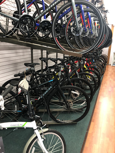 Bicycle Store «Pelham Bicycle Center», reviews and photos, 109 Wolfs Ln, Pelham, NY 10803, USA