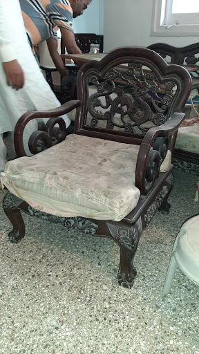 Antique Style, Old Antique Furniture Buyer. Mr. Naushad Khan
