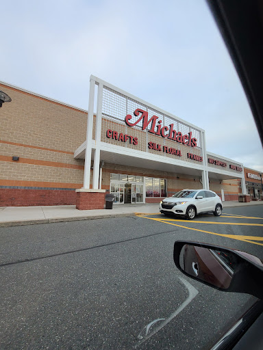 Shoe Store «Famous Footwear», reviews and photos, 2761 Paper Mill Rd, Reading, PA 19610, USA