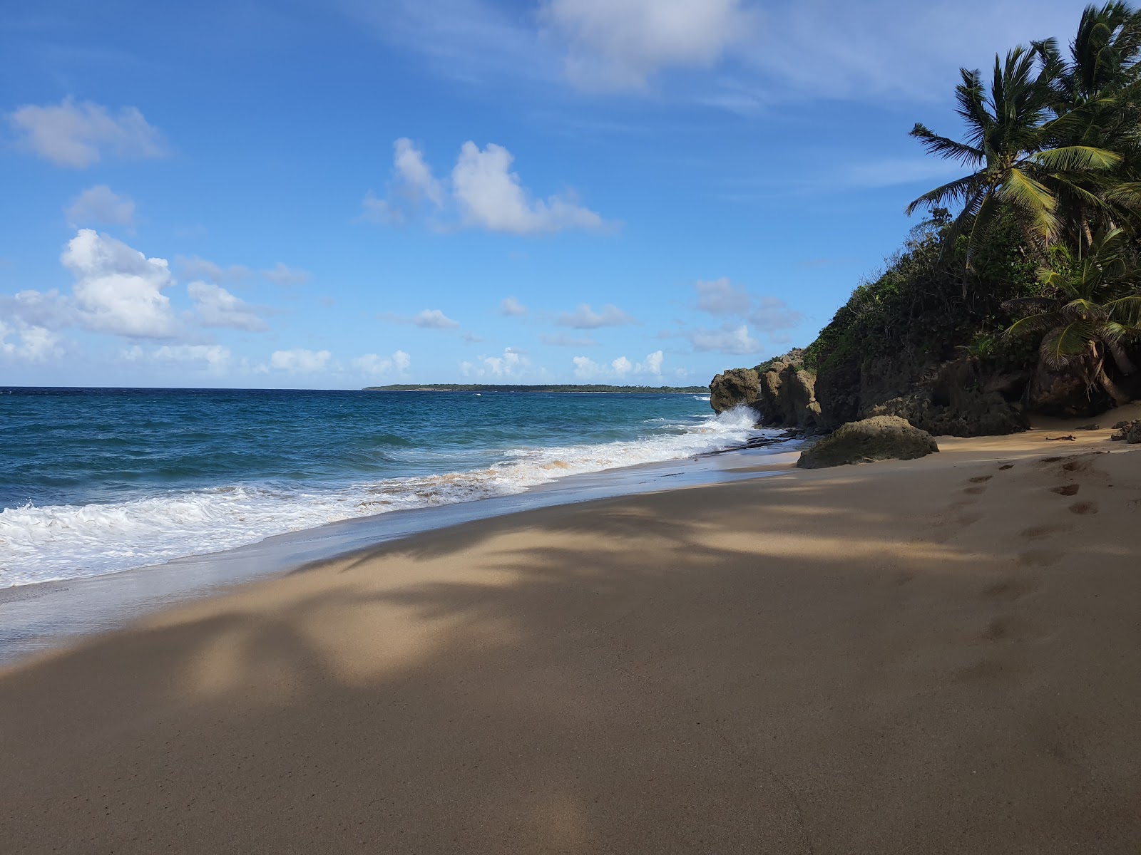 Zdjęcie Escondida beach z przestronna plaża