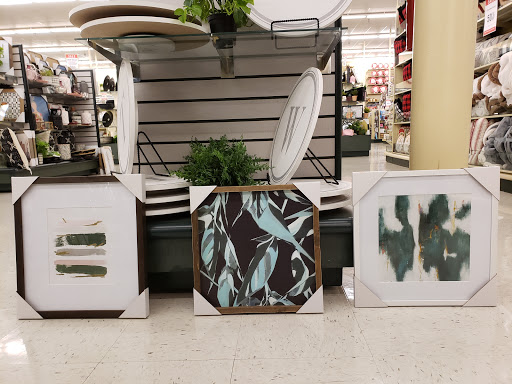 Craft Store «Hobby Lobby», reviews and photos, 255 W Roosevelt Rd, Lombard, IL 60148, USA