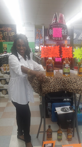 Liquor Store «Liquor Zone», reviews and photos, 3004 E Pioneer Pkwy #200, Arlington, TX 76010, USA