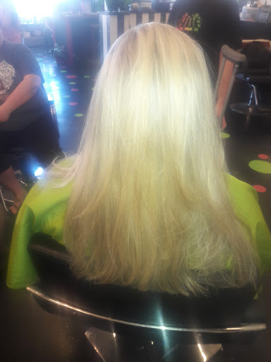 Beauty Salon «Jamie Kinz Family Hair Salon», reviews and photos, 301 N Main St, Noble, OK 73068, USA