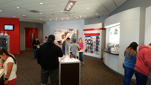 Cell Phone Store «Verizon», reviews and photos, 10120 W McDowell Rd #100, Avondale, AZ 85392, USA