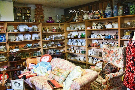 Antique Furniture Store «Useful Things Antiques & Collectibles Store», reviews and photos, 11 Crenshaw Ln, Coxs Creek, KY 40013, USA