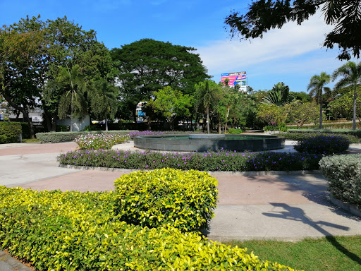 Nawamin Phirom Park