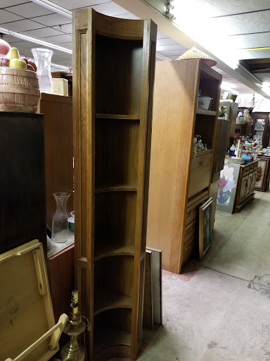 Antique Store «Englishtown Antiques & Used», reviews and photos, 42 Main St, Englishtown, NJ 07726, USA