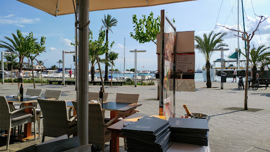 BELLAVISTA Restaurant Paseo Maritimo, 6, 07400 Port d'Alcúdia, Illes Balears, España