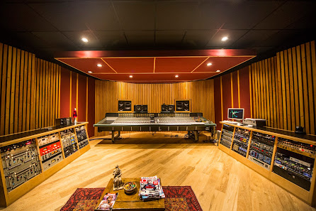 AW Recording Studio & Arts Center Via C. Percoto, 39, 33036 Mereto di Tomba UD, Italia