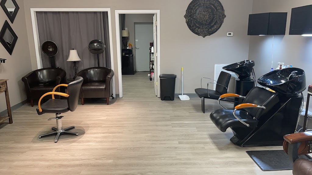 Curly Locks Salon 38506