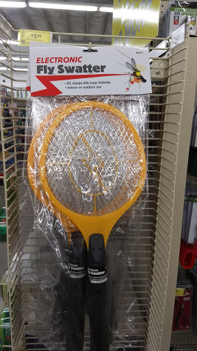 Hardware Store «Harbor Freight Tools», reviews and photos, 3333 N Yarbrough Dr #00055, El Paso, TX 79925, USA