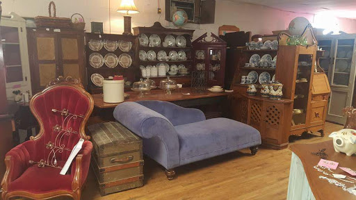 Antique Furniture Store «Useful Things Antiques & Collectibles Store», reviews and photos, 11 Crenshaw Ln, Coxs Creek, KY 40013, USA