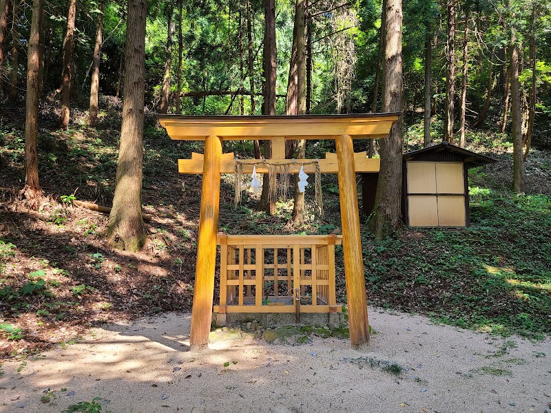 岩立神社