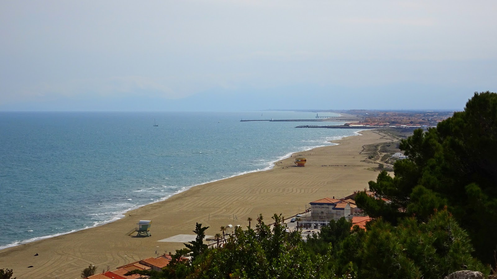 Photo of Leucate beach and the settlement