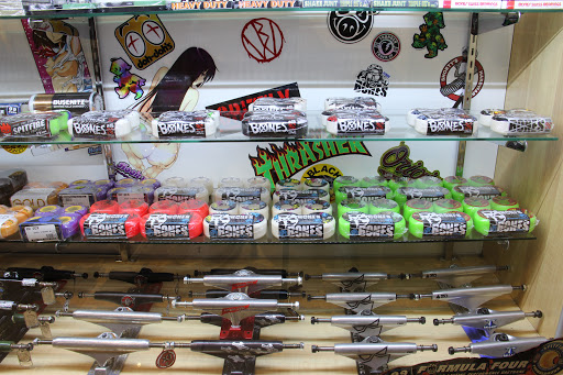 Skate Shop «Bruised Bones Skate Shop», reviews and photos, 9822 Potranco Rd #116, San Antonio, TX 78251, USA