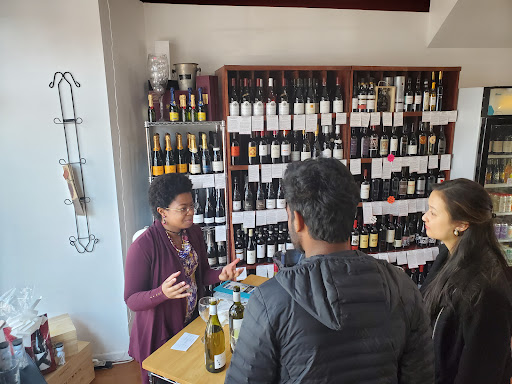 Wine Store «The Wine Outlet», reviews and photos, 278 Cedar Ln, Vienna, VA 22180, USA