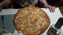 Pizza du Pizzeria La Grotte à Rostrenen - n°12