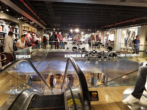 Clothing Store «Express», reviews and photos, 130 5th Ave, New York, NY 10011, USA