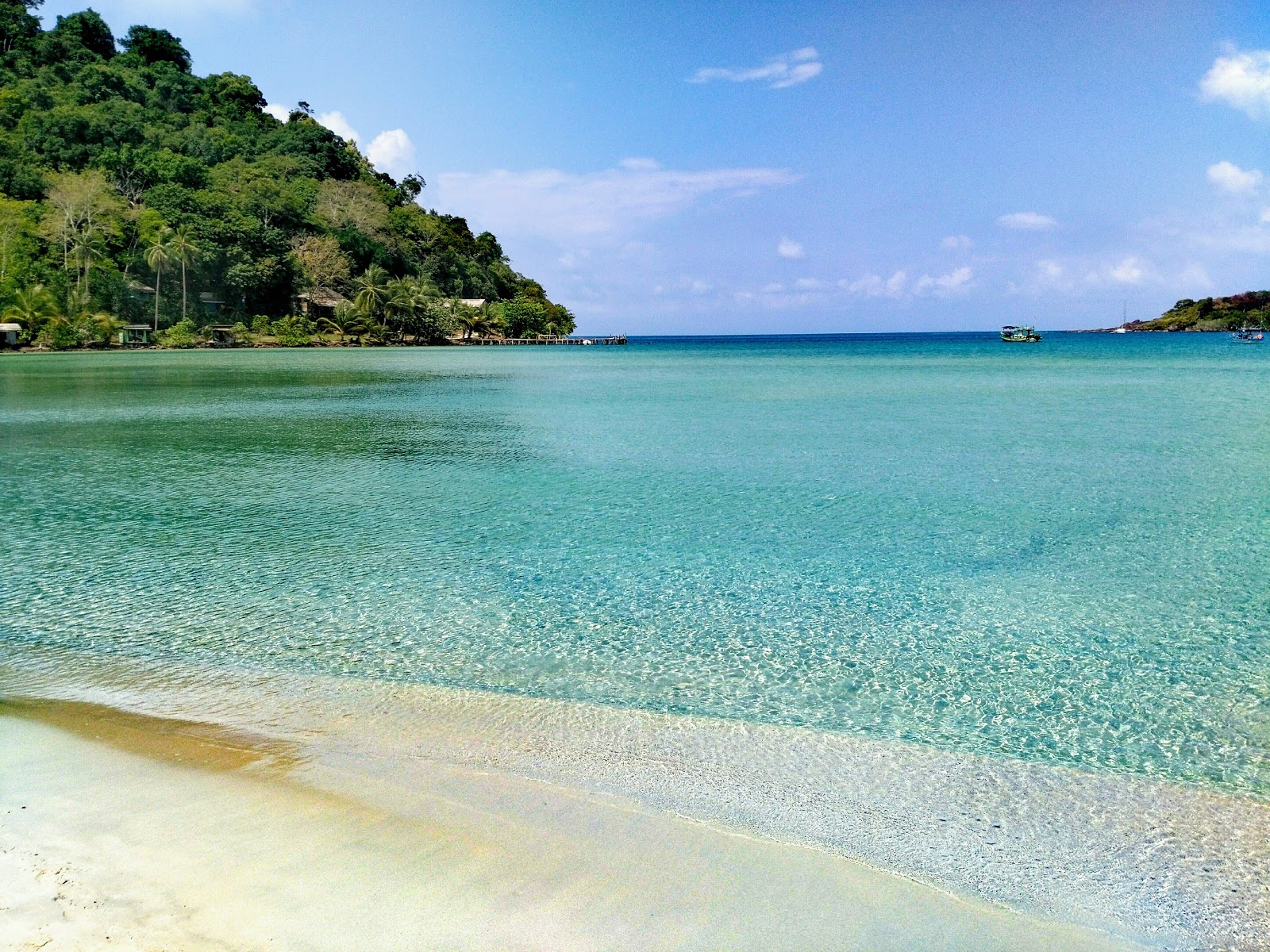 Foto di Bang Bao Beach e l'insediamento