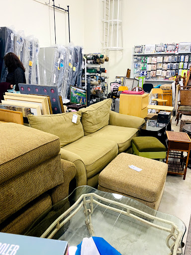 Thrift Store «Goodwill Wesley Chapel Superstore», reviews and photos, 2390 Willow Oak Dr, Wesley Chapel, FL 33544, USA