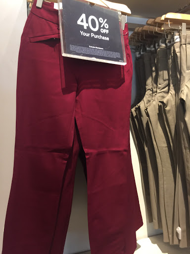 Clothing Store «Gap Factory Store», reviews and photos, 741 S Broadway, Los Angeles, CA 90014, USA