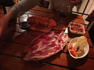 Photo n°79 de La Cave à Jambon à Marseille ()