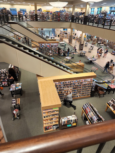 Book Store «Barnes & Noble», reviews and photos, 3 S Tunnel Rd, Asheville, NC 28805, USA