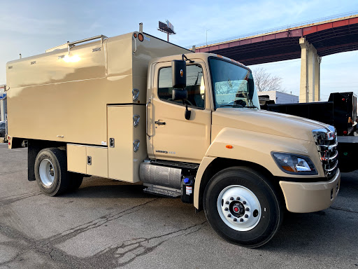 Ford Dealer «Valley Ford Truck», reviews and photos, 5715 Canal Rd, Cleveland, OH 44125, USA