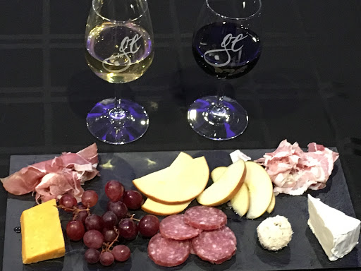 Winery «Glaciers Edge Winery», reviews and photos, 1636 SE 85th St, Wakarusa, KS 66546, USA