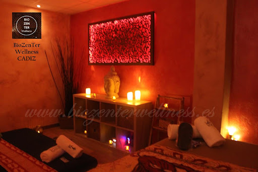 Clínica Veterinaria Poveda en Roquetas de Mar