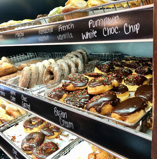 Hole In One Bakery and Coffee Shop, 4295 US-6, Eastham, MA 02642, USA, 