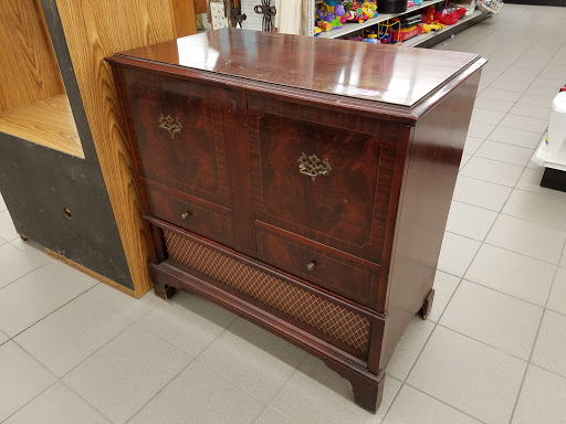 Thrift Store «Neenah Goodwill Retail Store & Training Center», reviews and photos