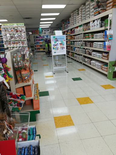 Pet Supply Store «Pet Supplies Plus», reviews and photos, 3110 W Silver Lake Rd, Fenton, MI 48430, USA