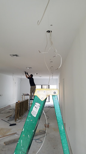 Electrician «Electrical Services FL», reviews and photos, 1800 NE 180th St, North Miami Beach, FL 33162, USA