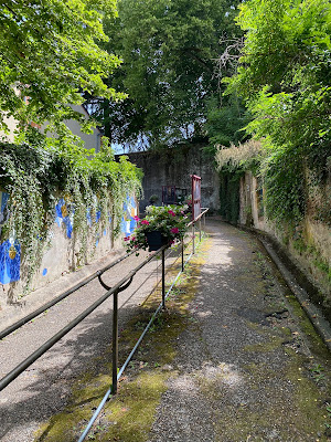 Montée des bains à Bourbon-Lancy