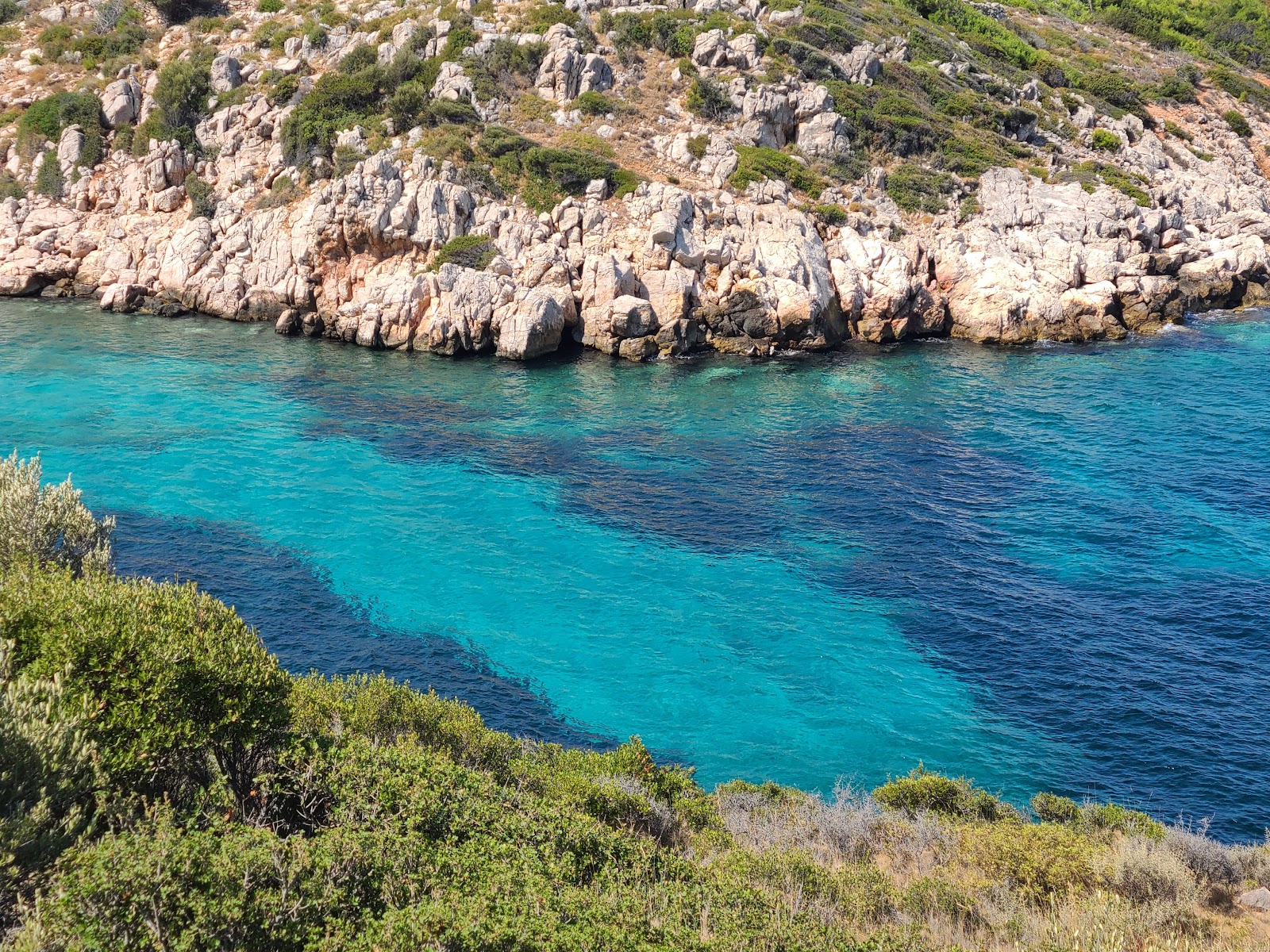 Foto di Kaminaki Beach con molto pulita livello di pulizia