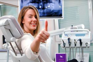 Ton Dentiste - Dental Center image