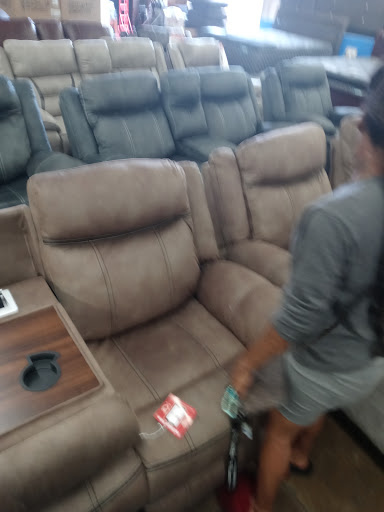 Furniture Store «American Freight Furniture and Mattress», reviews and photos, 3804 S 27th St, Milwaukee, WI 53221, USA