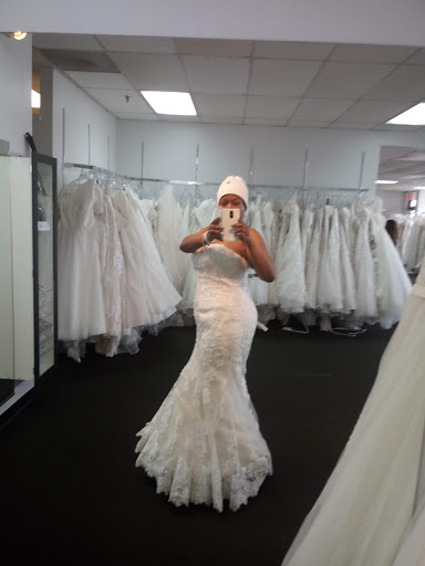 Bridal Shop «Here Comes the Bride», reviews and photos, 190 N Swift Rd, Addison, IL 60101, USA