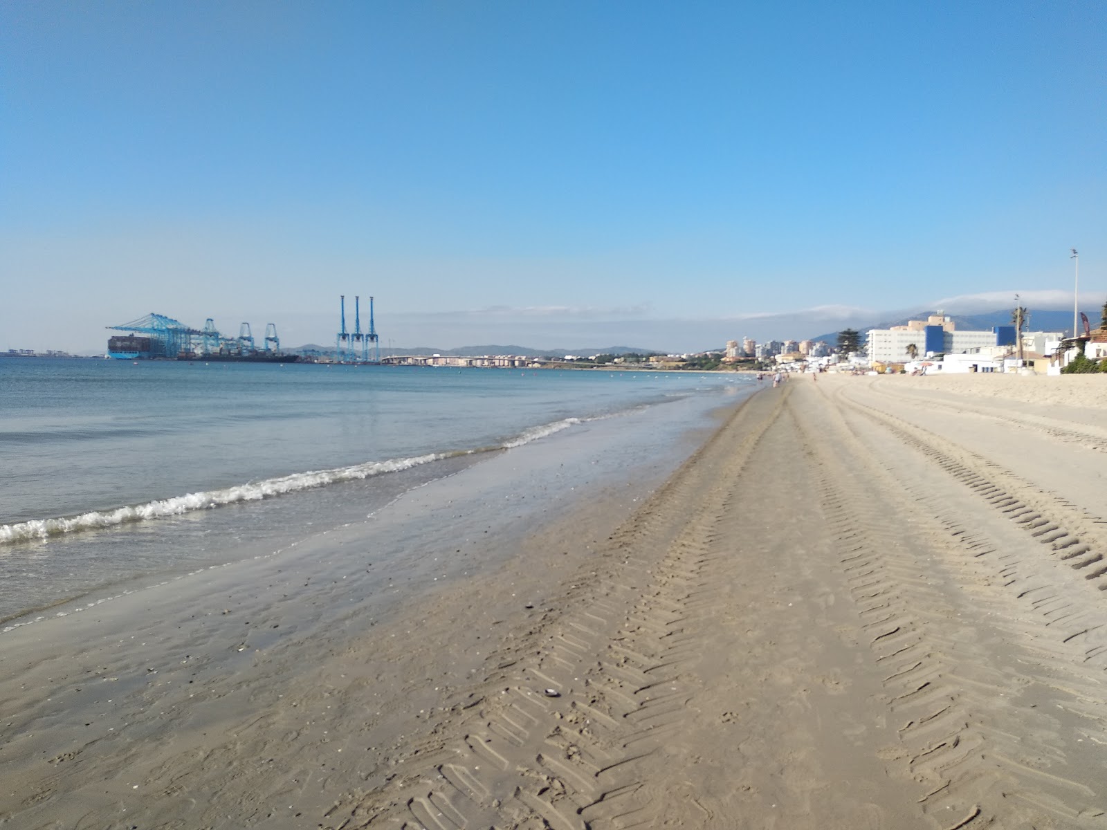 Playa del Rinconcillo的照片 带有长湾