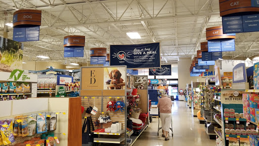 Pet Supply Store «PetSmart», reviews and photos, 2391 NJ-66, Ocean Township, NJ 07712, USA